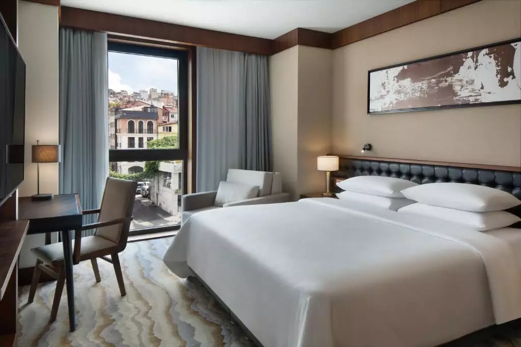 شرایتون سیتی سنتر (Sheraton City Center)