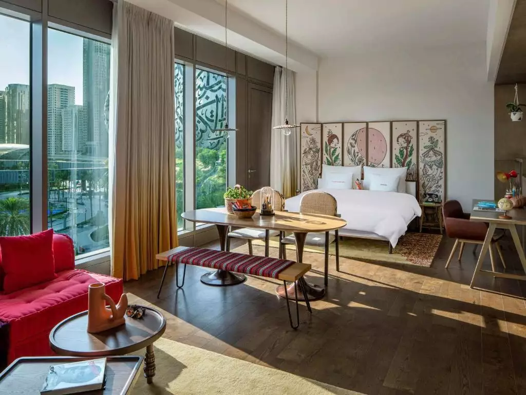 25 اورز وان سنترال (25hours Dubai One Central)