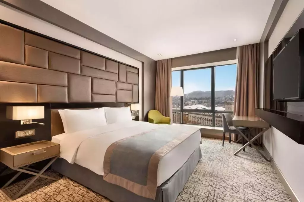 ویندهام گرند (Wyndham Grand)