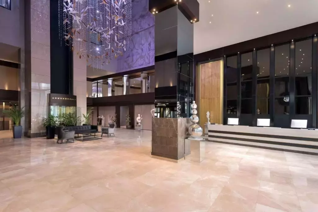 ویندهام گرند (Wyndham Grand)