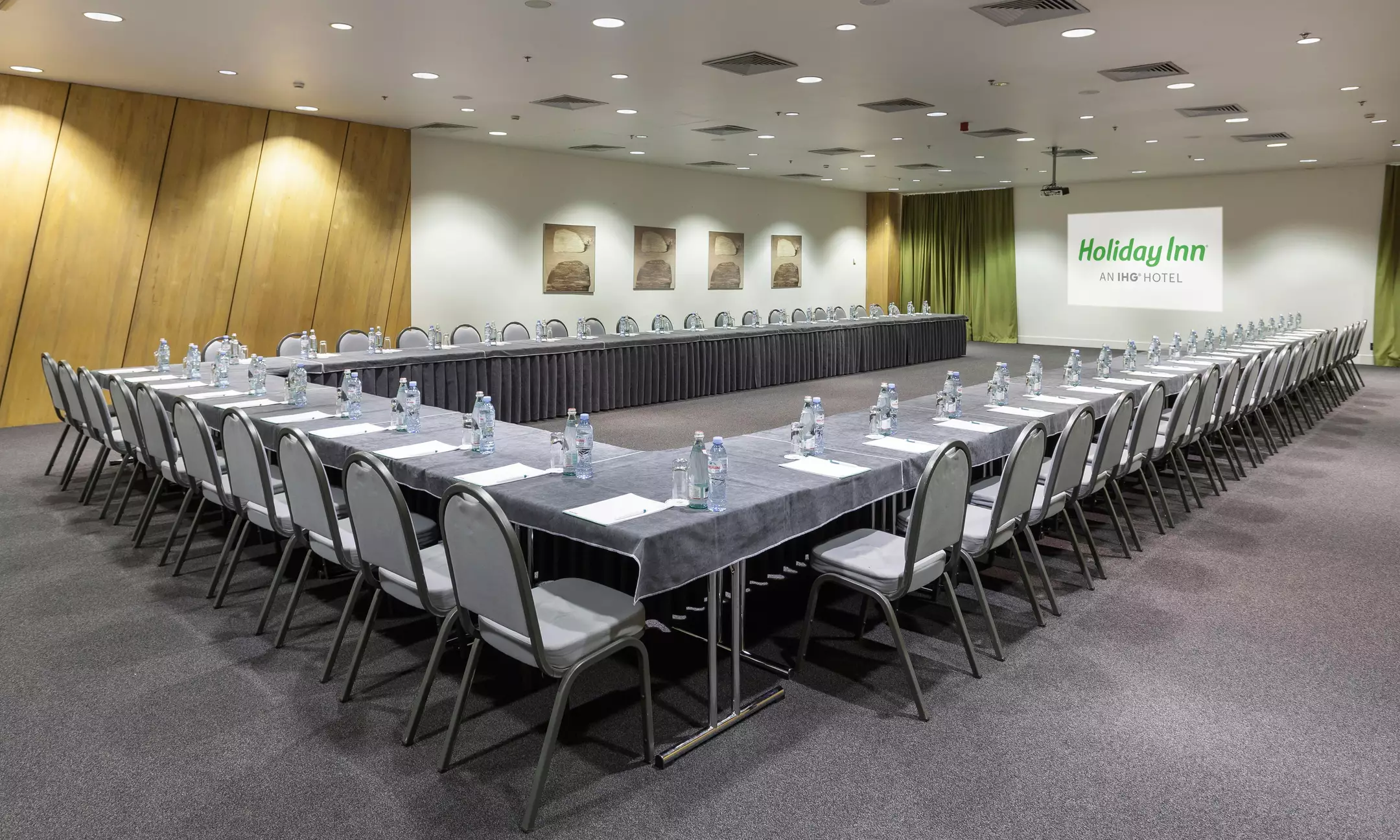 هالیدی این (Holiday Inn)