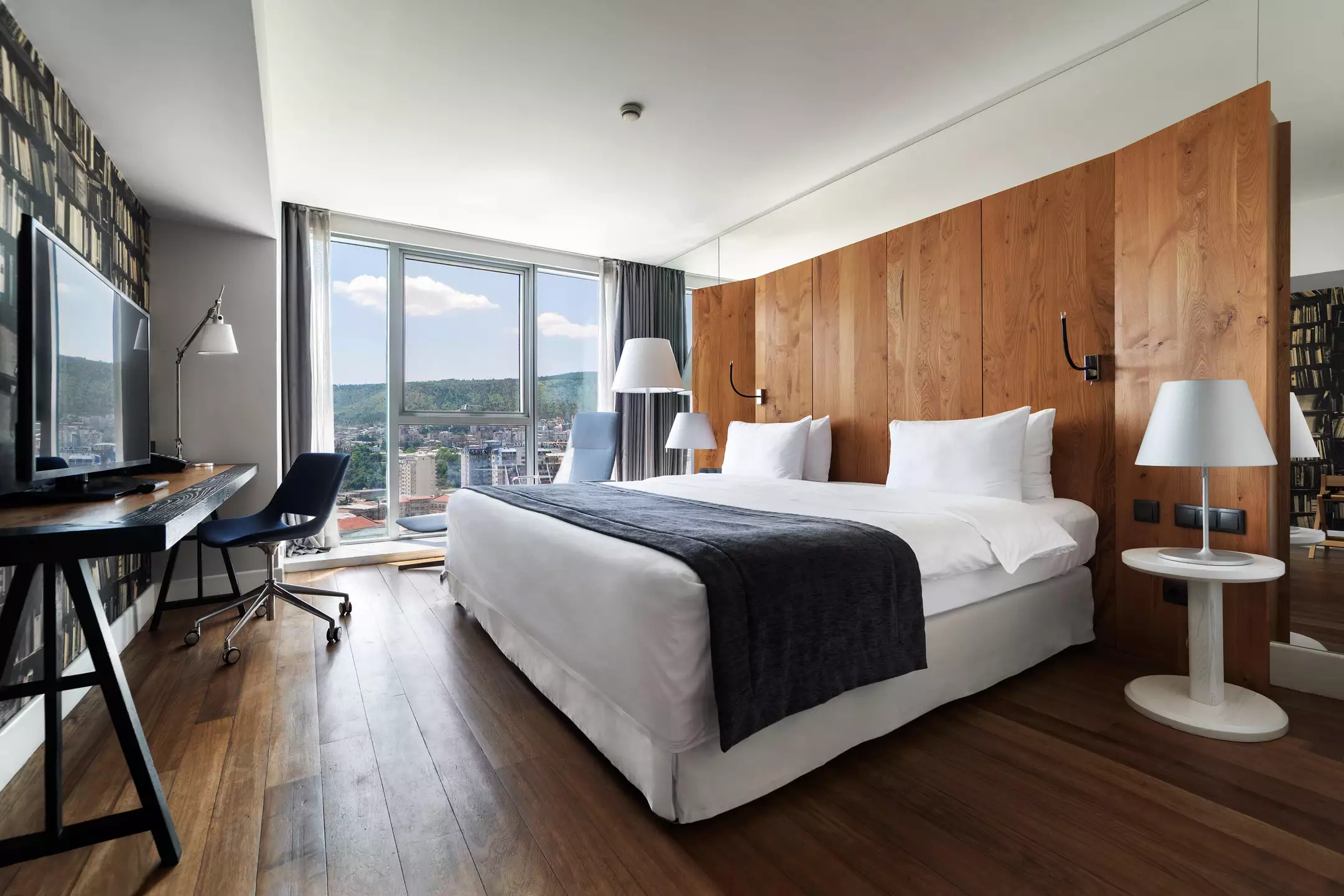 هالیدی این (Holiday Inn)