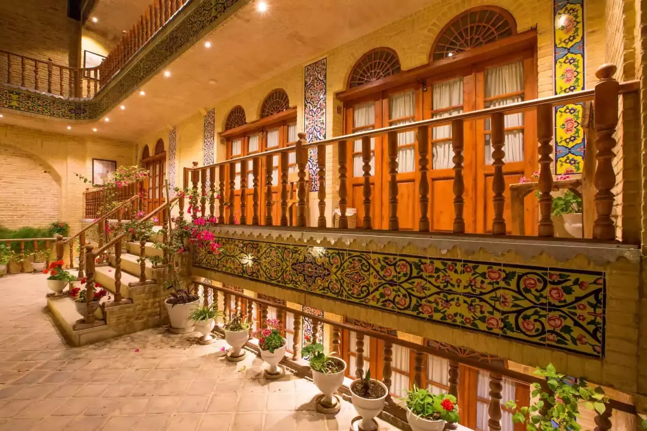 فروغ  مهر